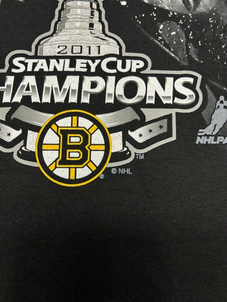 2011 Boston Bruins NHL Stanley Cup Champs Big Face Graphic T-Shirt Size Medium