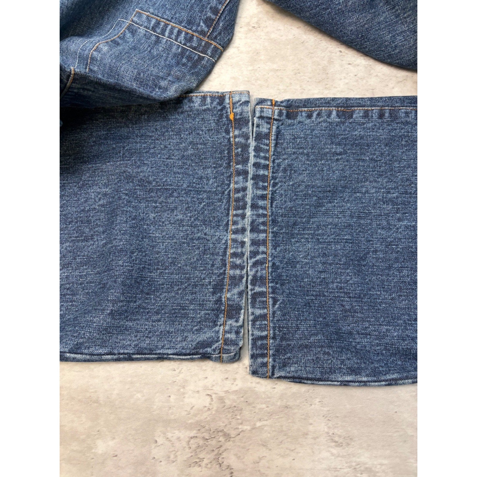 Vintage Y2K Womens Rocawear La Familia Embroidered Medium Wash Denim Pants 26x29