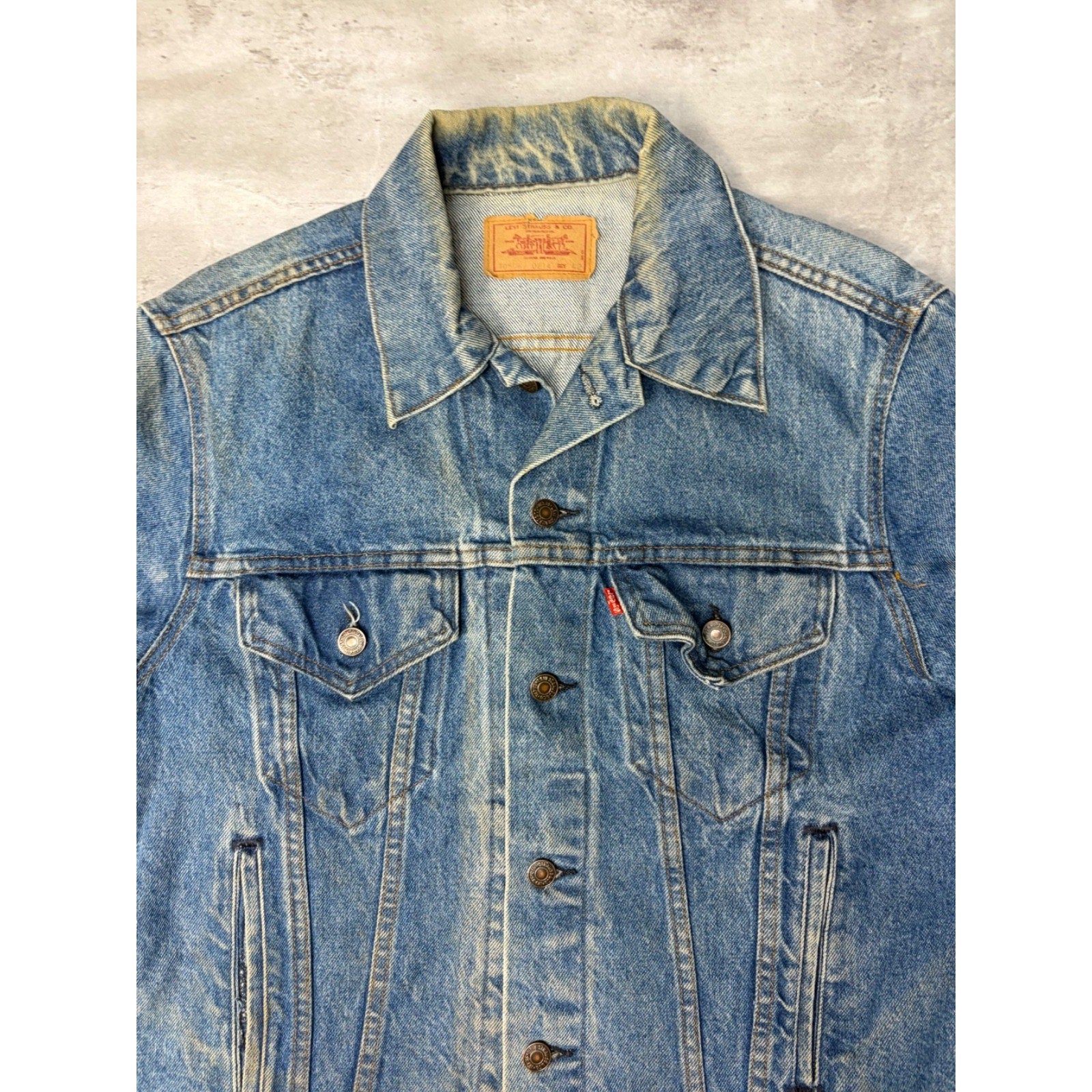 Vintage 90s Levis Red Tab Medium Wash Denim Trucker Jacket Size Medium