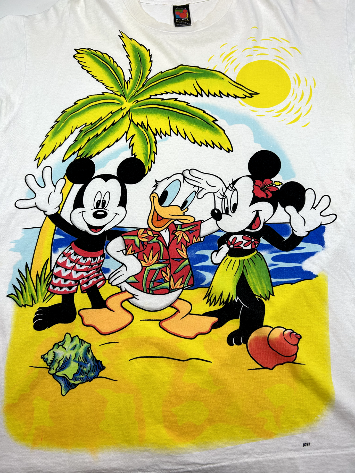 Vintage 90s Disney Mickey Mouse Beach Graphic T-Shirt Size 2XL