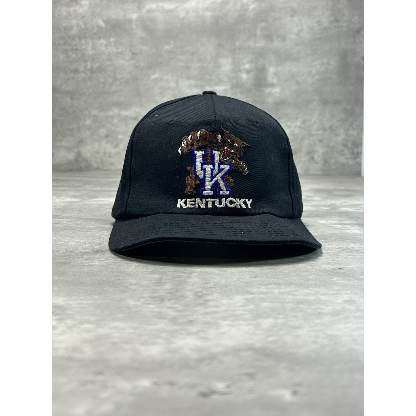 Vintage 90s Kentucky Wildcats NCAA Embroidered Logo Snapback Hat OSFA