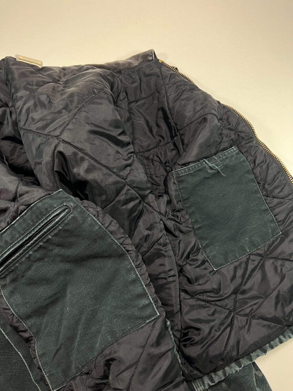 Vintage 90s Quilted Carhartt Canvas Workwear Cropped Arctic Jacket Sz 42 J02 BLK