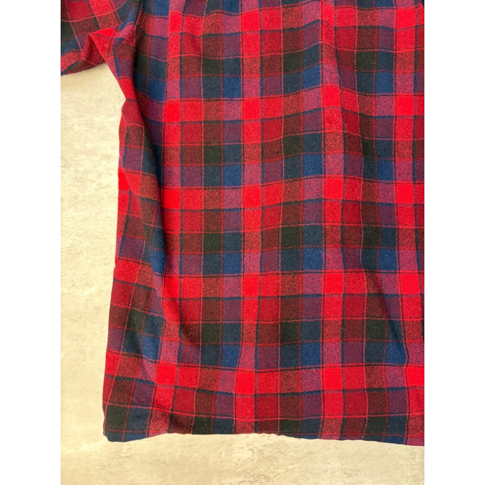 Vintage 80s/90s Pendleton Wool Plaid Long Sleeve Button Up Shirt Size Medium
