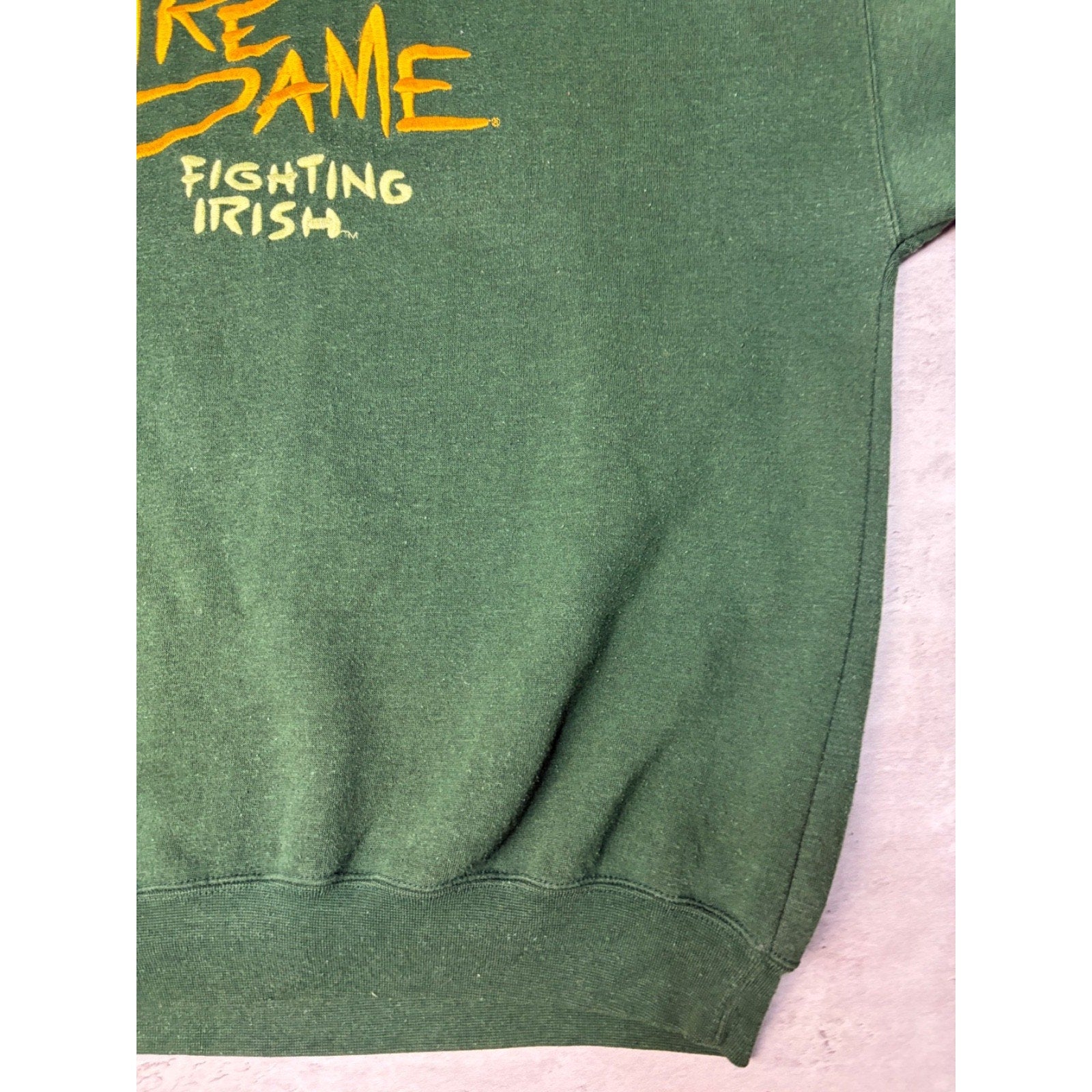 VTG 90s Notre Dame Fighting Irish NCAA Embroidered Spellout Sweatshirt Size XL