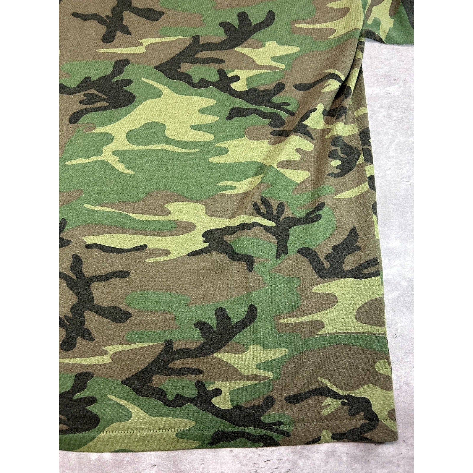 Vintage 80s Woodland Camo Hunting T-Shirt Size XXL