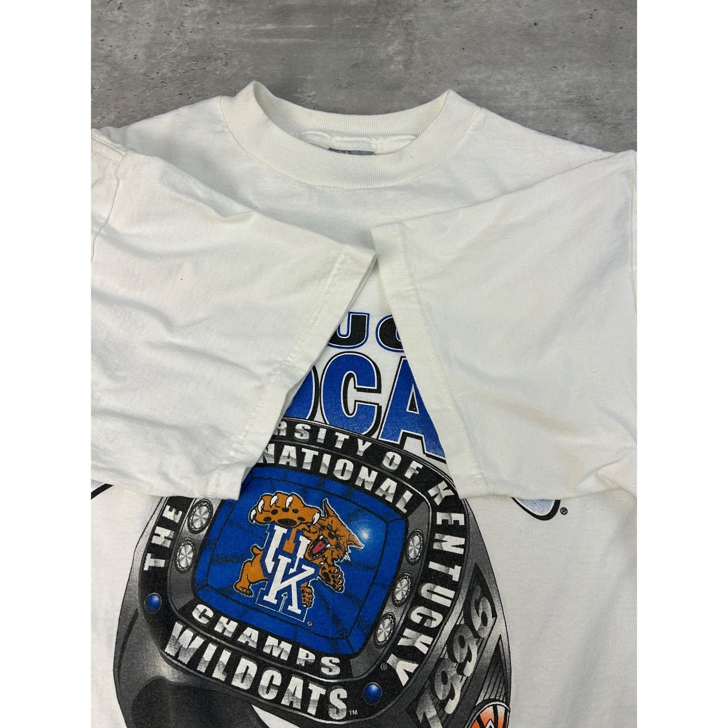 Vintage 1996 Kentucky Wildcats NCAA Basketball National Champs T-Shirt Sz Large
