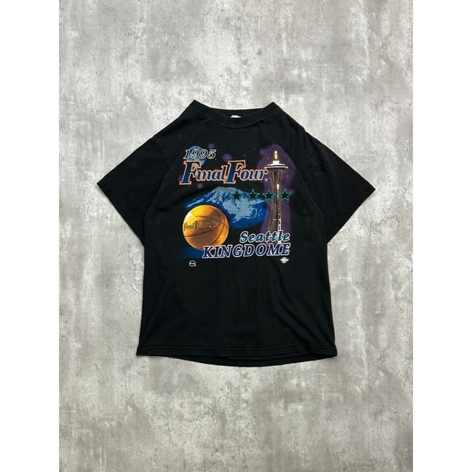 Vintage 1995 NCAA March Madness Final Four Graphic T-Shirt Size Large