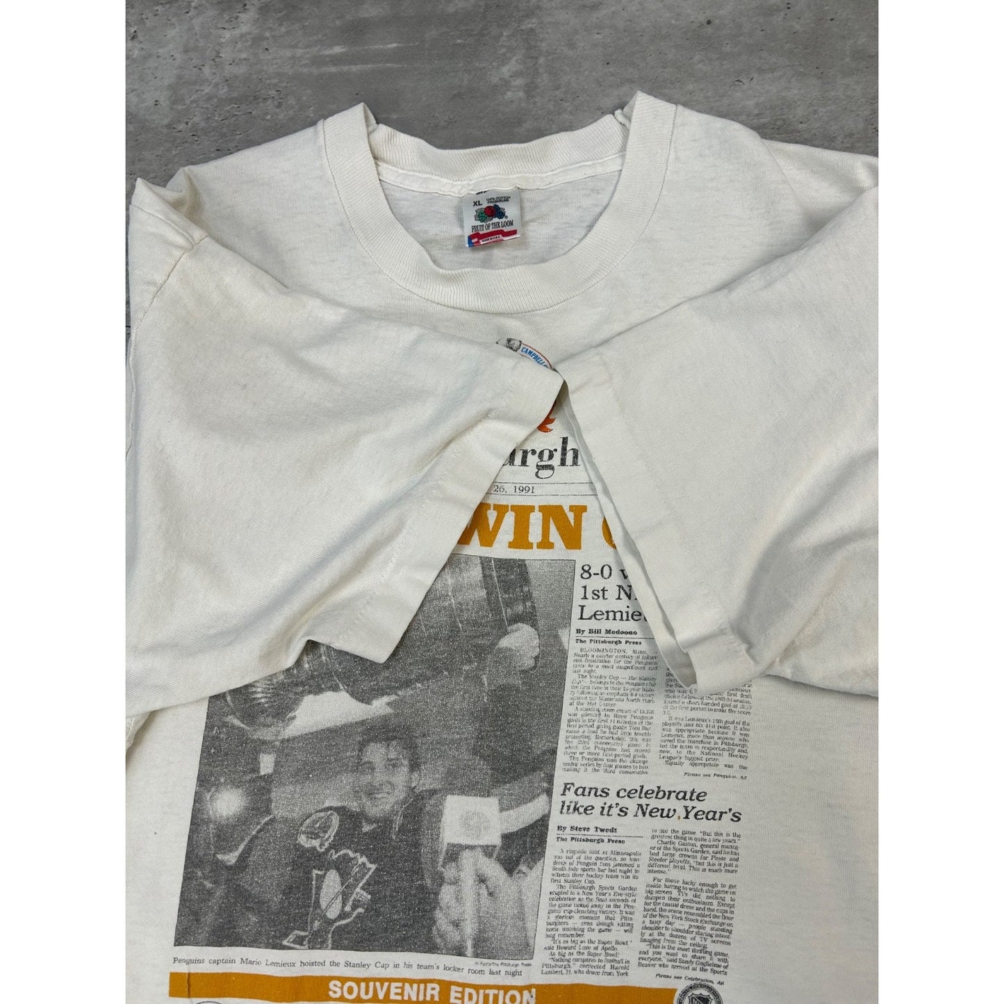 Vintage 1991 Pittsburgh Penguins NHL Newspaper Cup Graphic T-Shirt Size XL