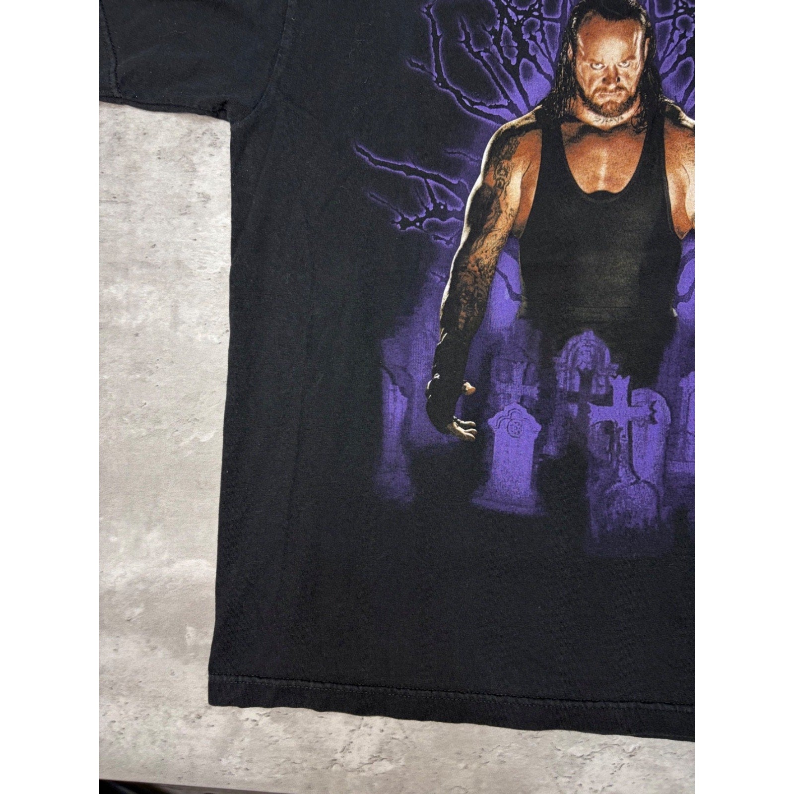 Vintage Undertaker WWE Wrestler Spellout Graphic T-Shirt Size Large