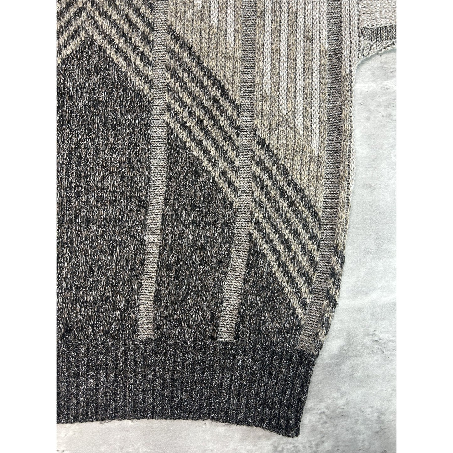 Vintage 80s/90s London Fog Abstract Striped Pullover Knit Sweater Size Medium