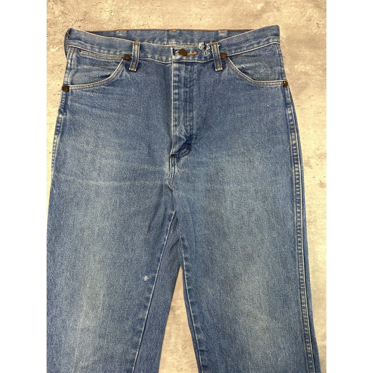 Vintage 70s/80s Wrangler Straight Fit Medium Wash Denim Pants Size 32 Blue