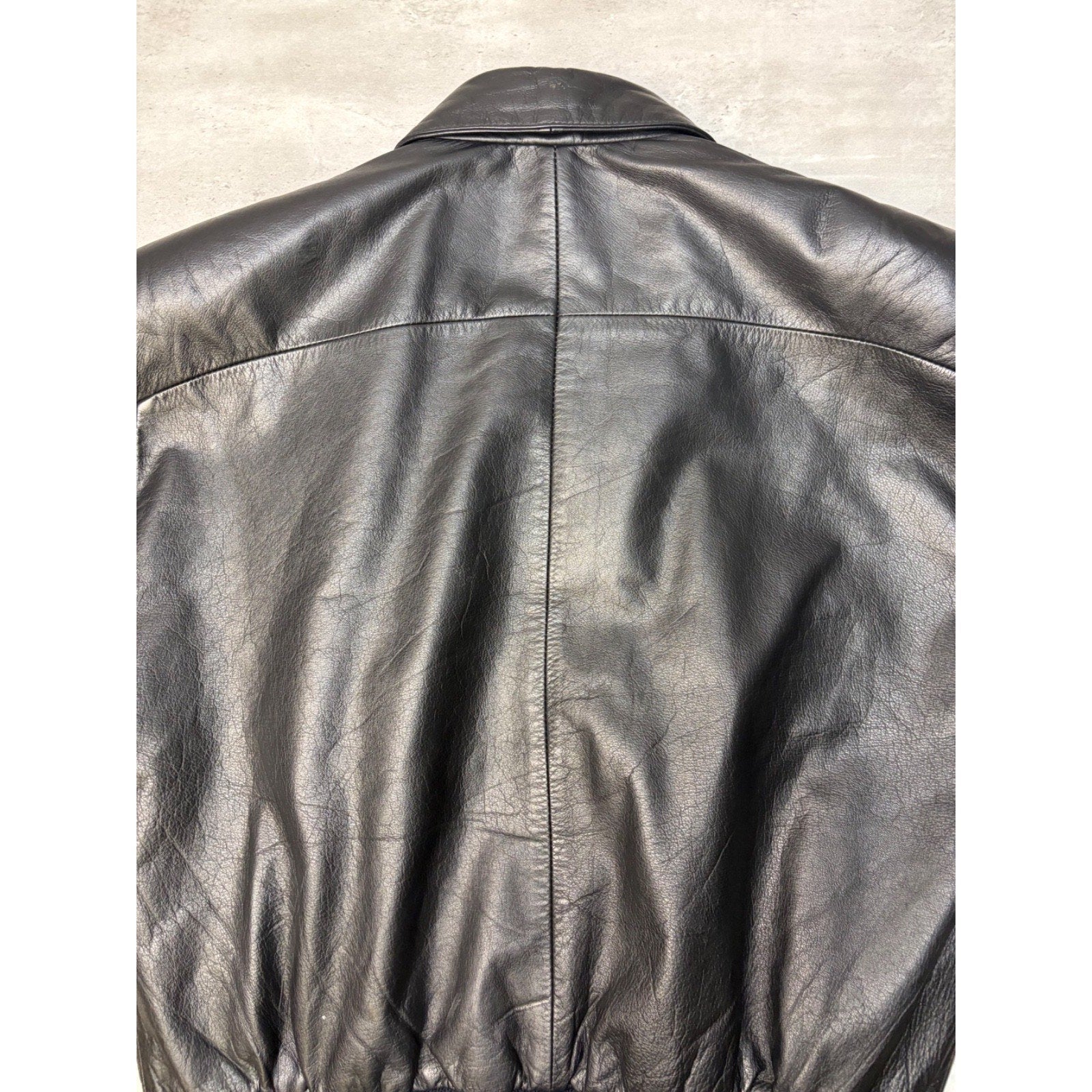 Vintage Hard Rock Cafe Embossed Sleeve Logo Leather Bomber Jacket Size Small
