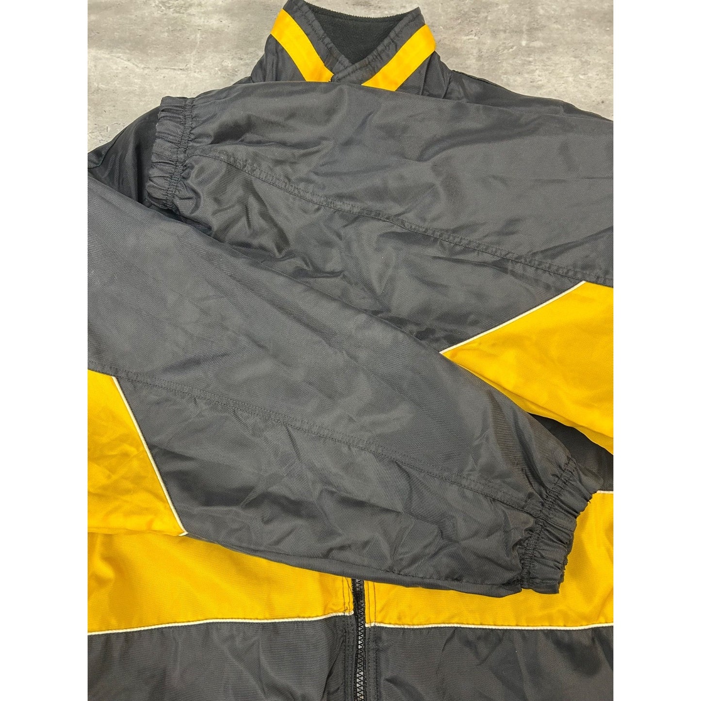 Vintage Iowa Hawkeyes NCAA Embroidered Logo Reversible Jacket Size Large