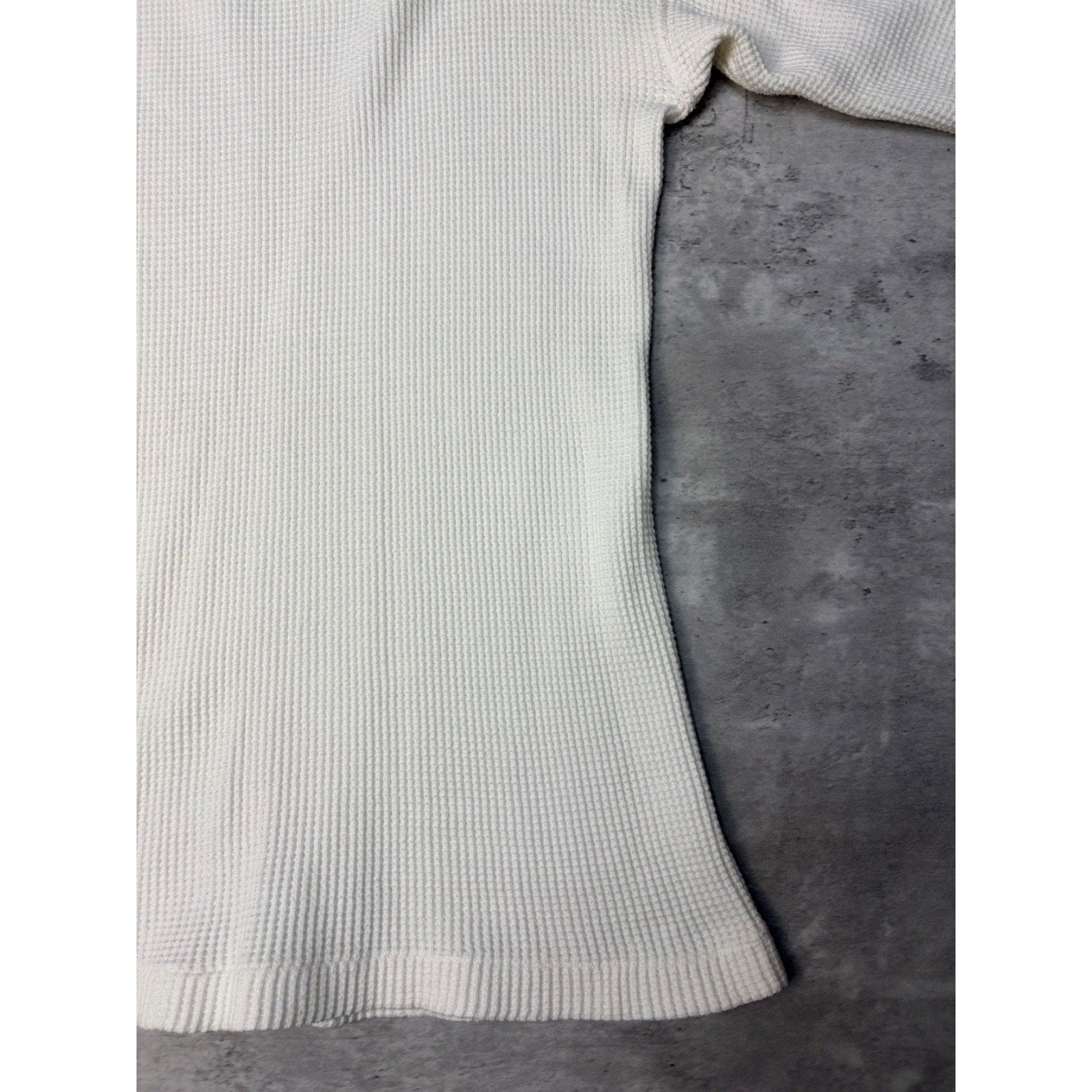 Vintage 1980s Waffle Print Thermal Long Sleeve T-Shirt Size Medium