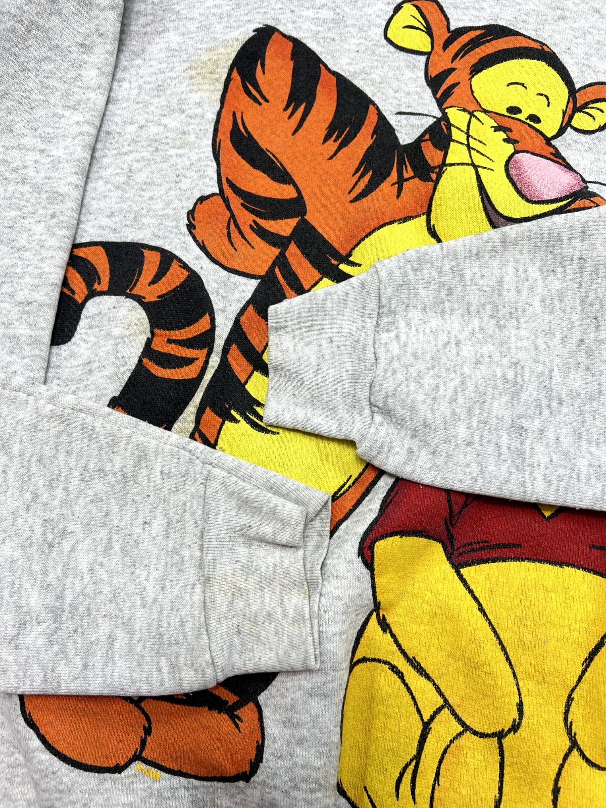 Vintage 90s Disney Winnie The Pooh and Tigger Graphic Sweatshirt Size Large Gray