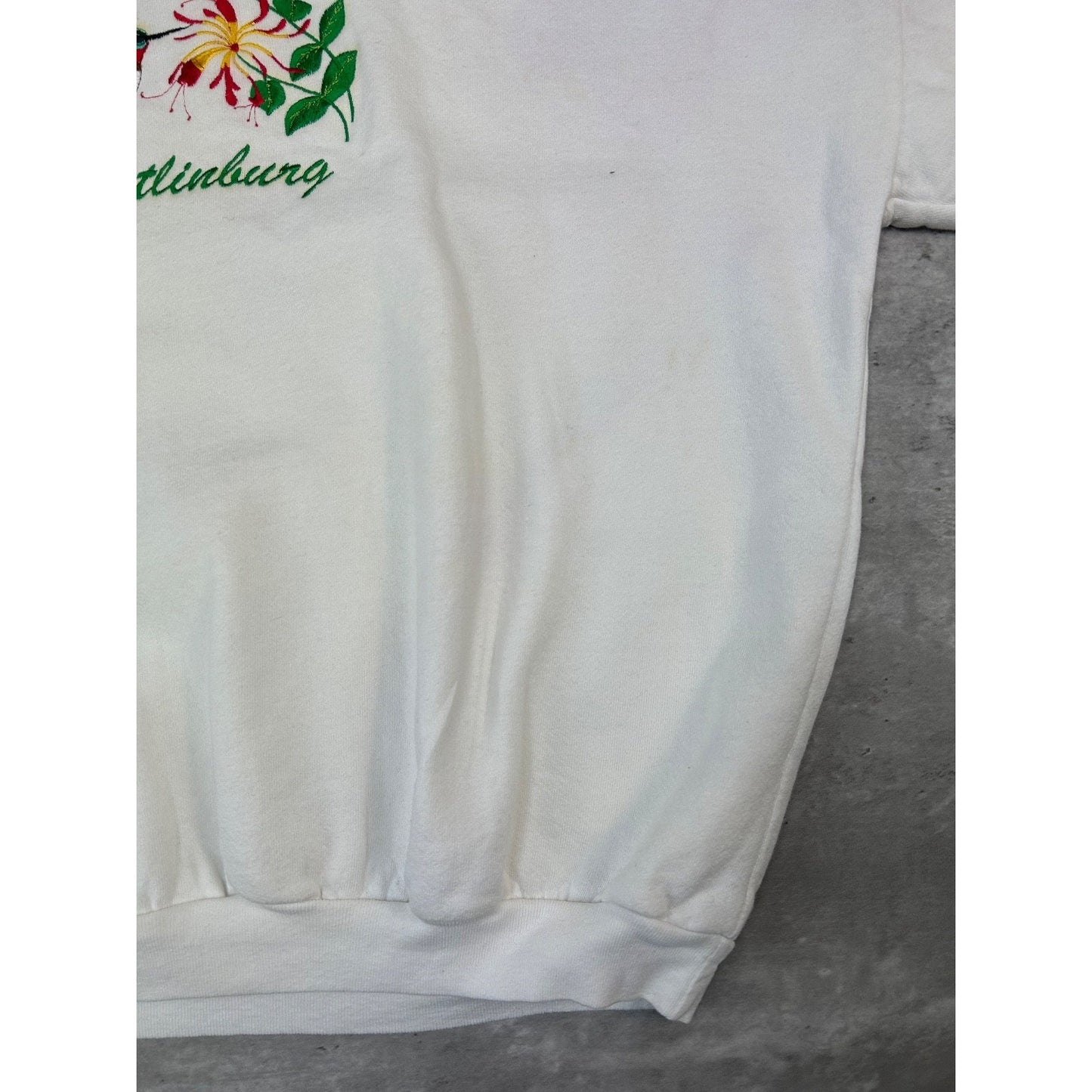 Vintage 90s Gatlinburg Embroidered Hummingbird Destination Sweatshirt Size XL