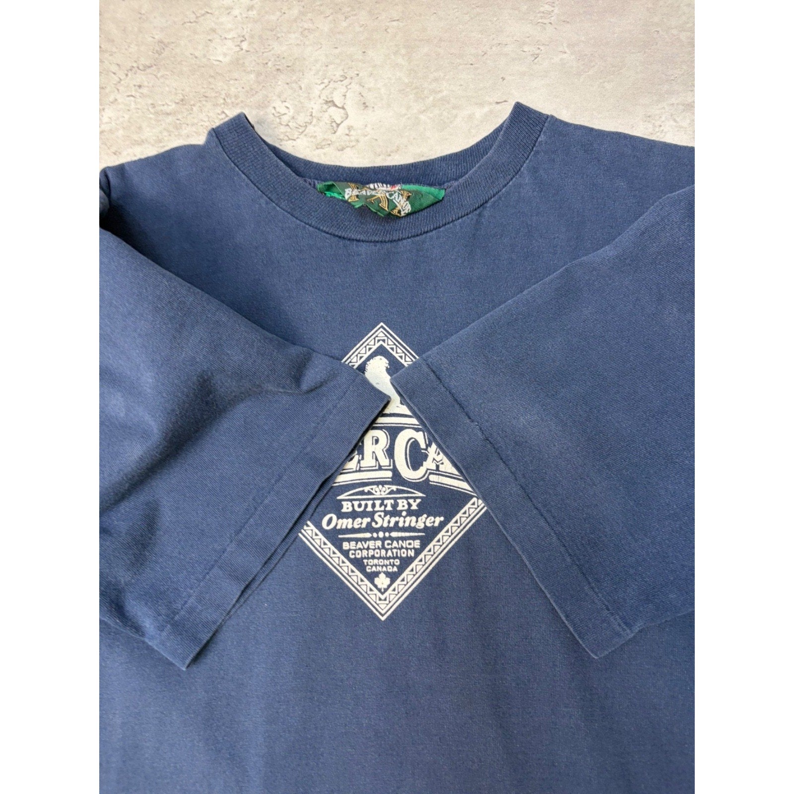 Vintage Beaver Canoe Crest Logo Graphic T-Shirt Size Medium