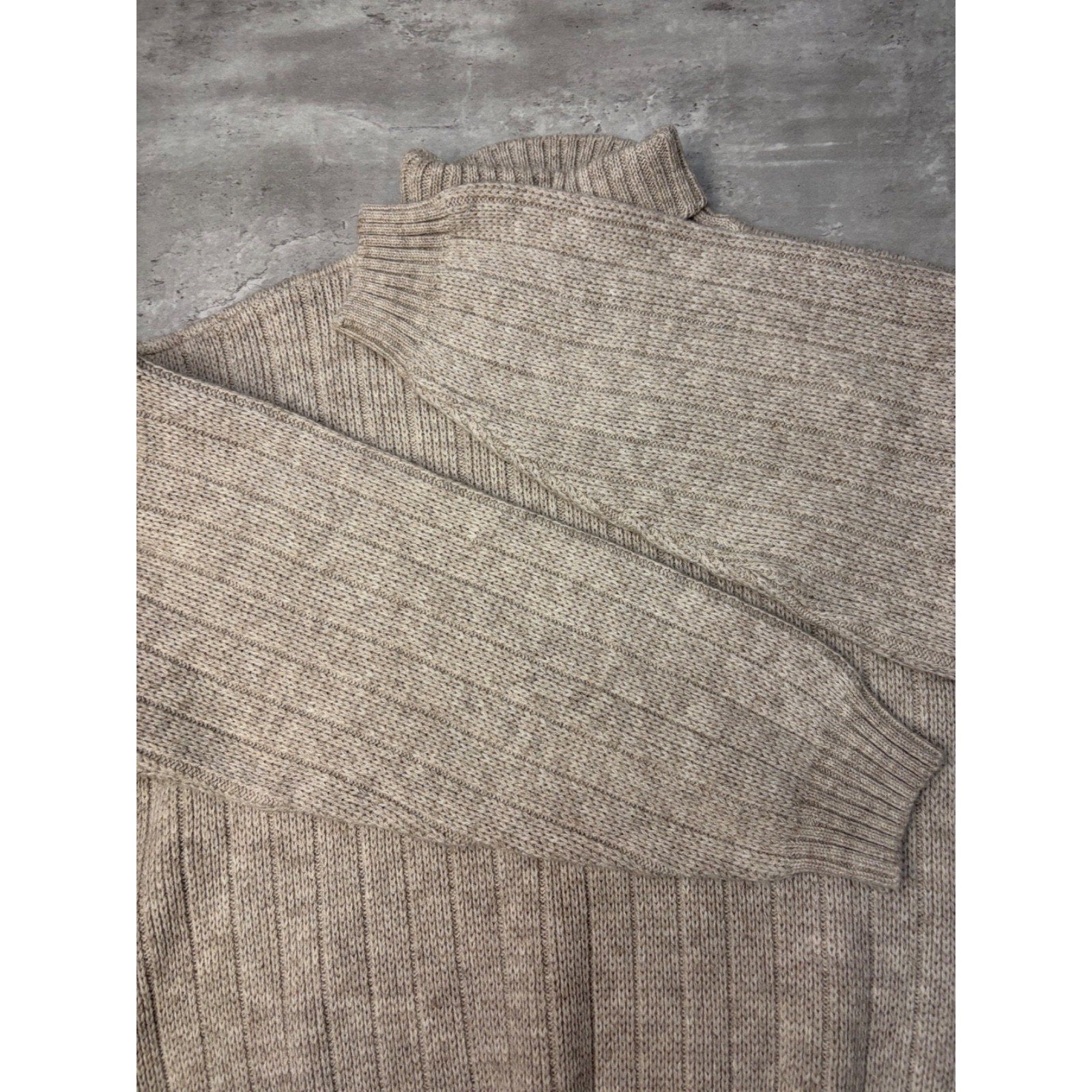 Vintage Maple Leaf Embroidered Turtle Neck Beige Knit Sweater Size XL