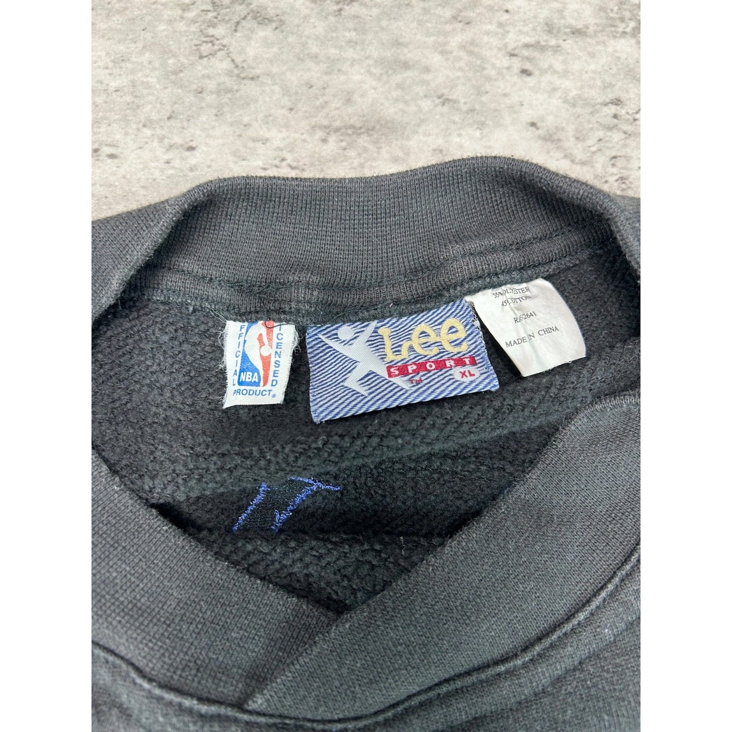 Vintage Cleveland Cavaliers NBA Embroidered Logo Basketball Sweatshirt Size XL