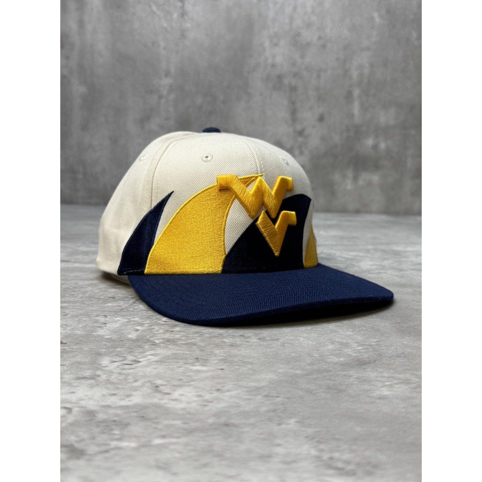 Vintage West Virginia Mountaineers NCAA Zephyr Sharktooth Snapback Hat OSFA