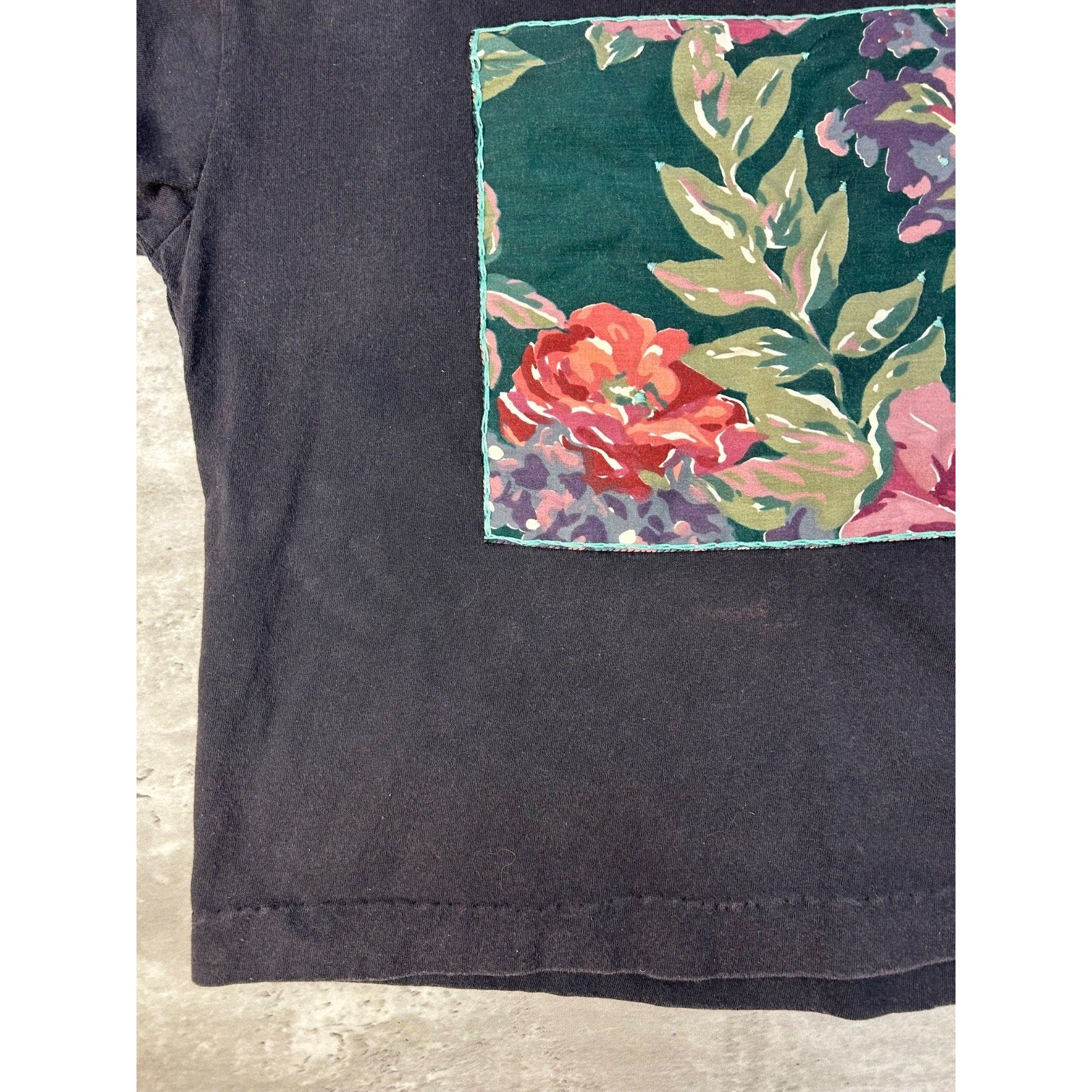 Vintage 90s Painted Flower Nature Art Graphic Black T-Shirt Size XL