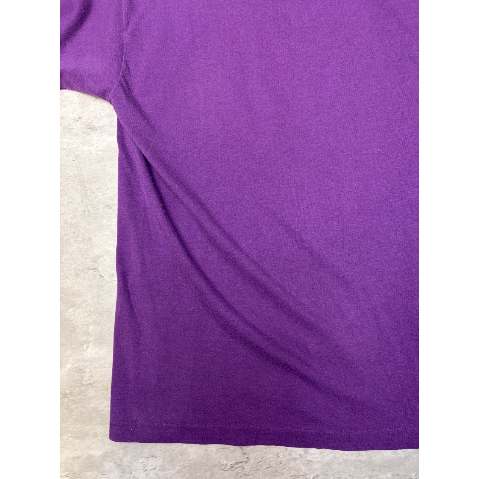 Vintage 80s/90s Los Angeles Lakers NBA Graphic Logo Spellout T-Shirt Size Medium
