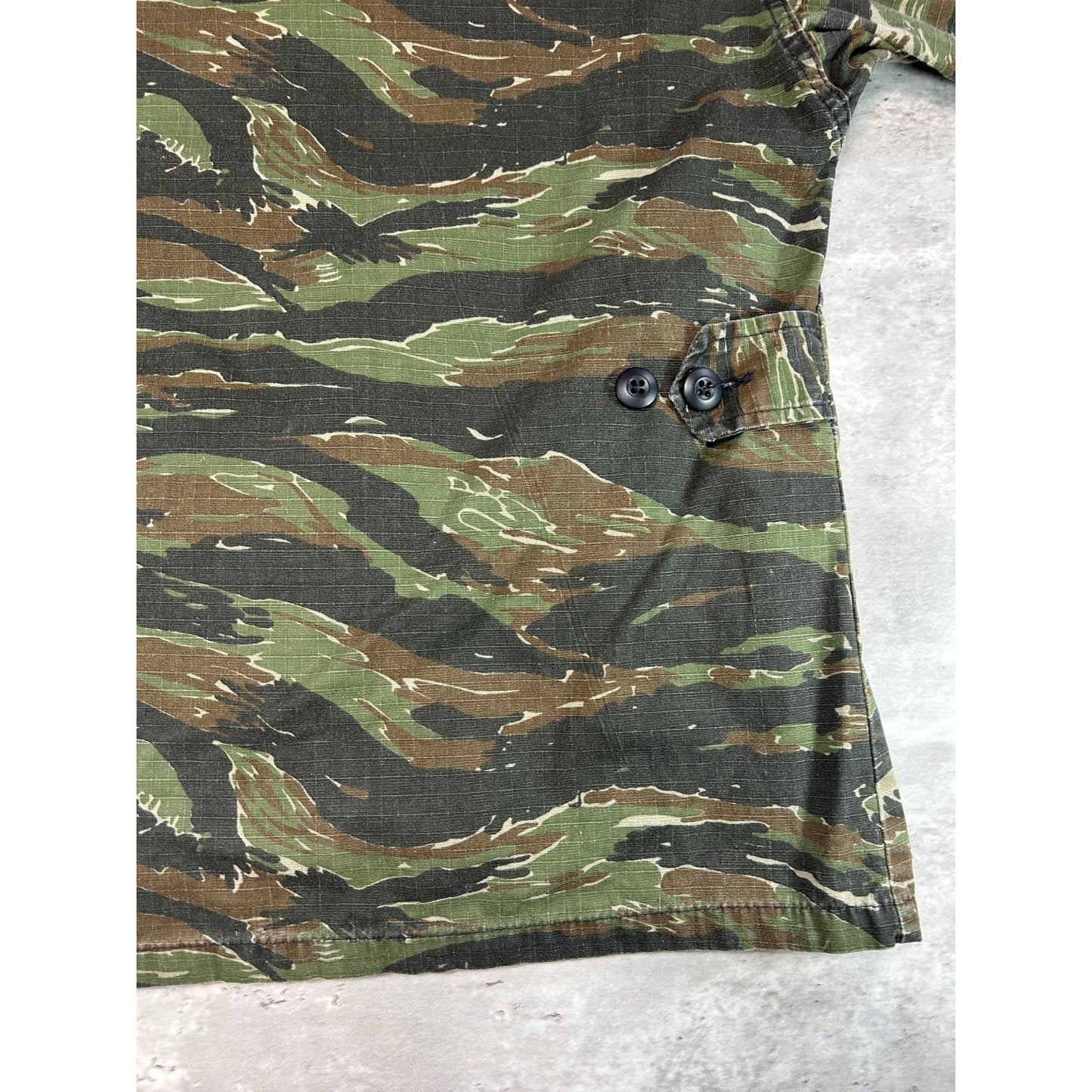 Vintage 1980s US Military Tiger Stripe Camo Multi Pocket Jacket Size Small