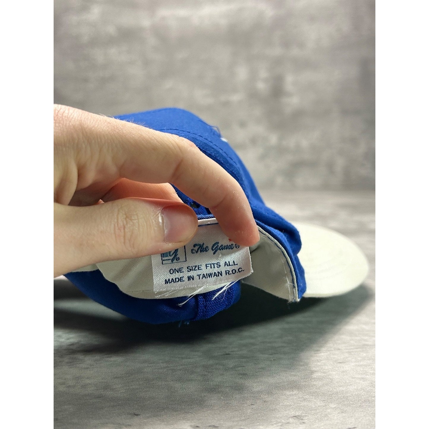 Vintage 90s Toronto Maple Leafs NHL Embroidered Crest Snapback Hat OSFA