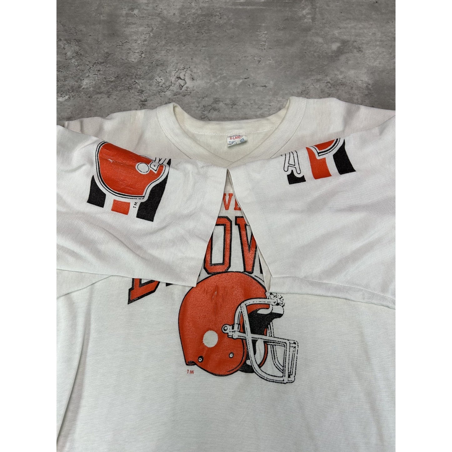 Vintage 80s Cleveland Browns NFL Helmet Graphic Football Jersey Size XL