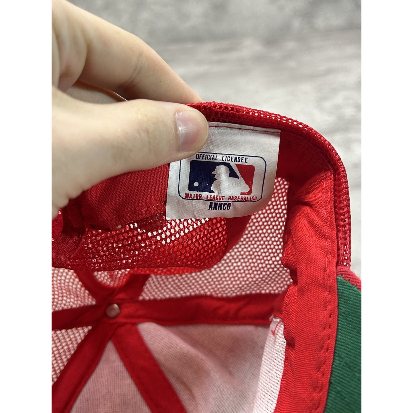 Vintage 90s Cincinnati Reds MLB Embroidered Logo Baseball Snapback Hat OSFA