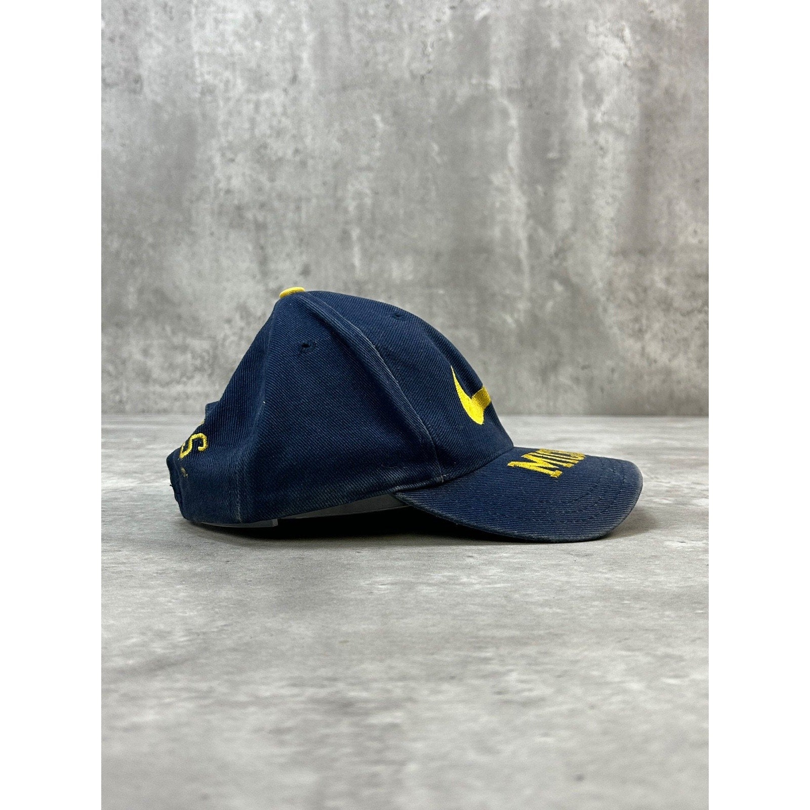 Vintage 90s Michigan Wolverines NCAA Embroidered Swoosh Snapback Hat OSFA