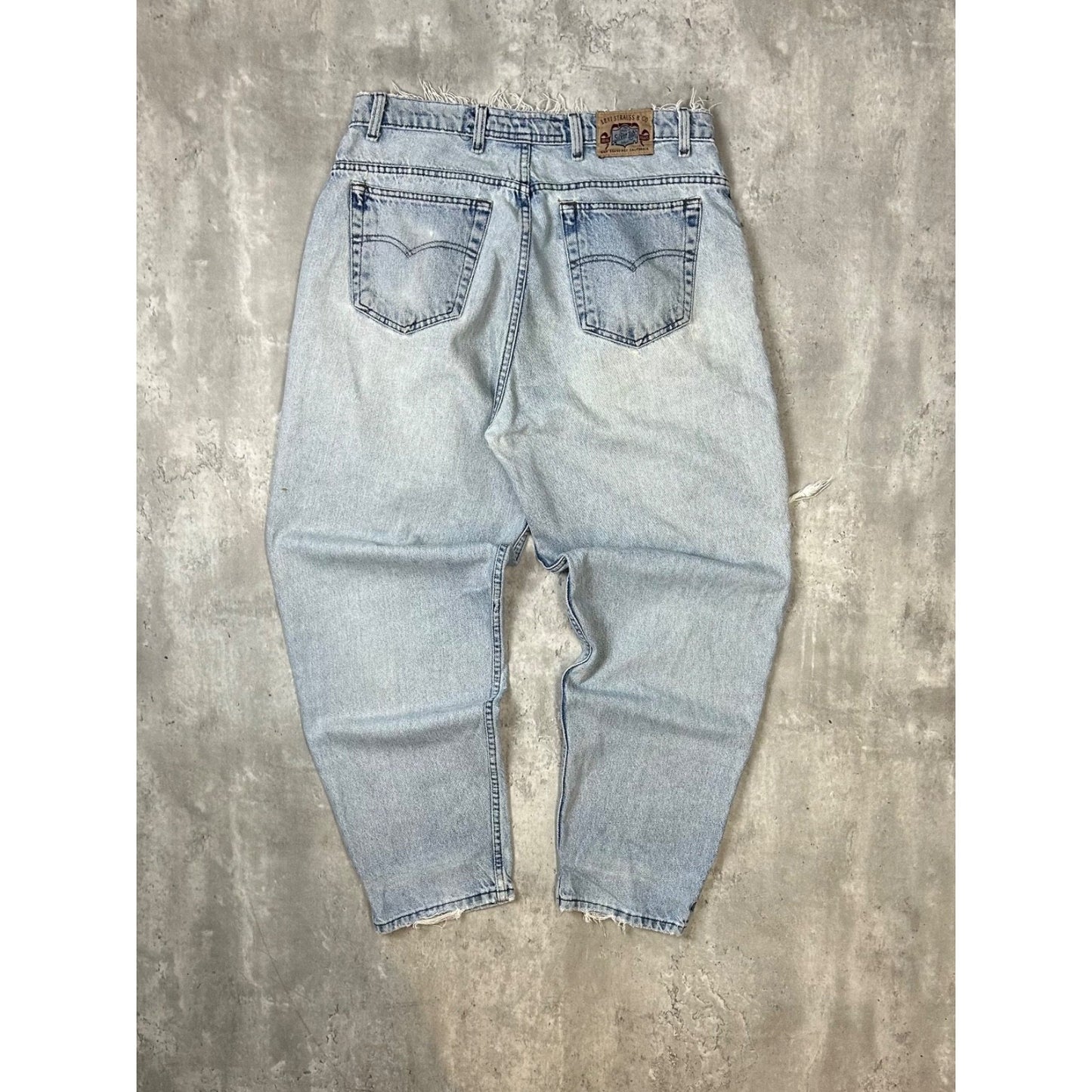 Vintage Y2K Levis Silvertab Baggy Fit Light Wash Distressed Denim Pants Size 35