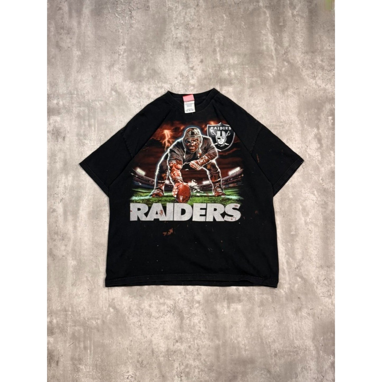 Vintage Oakland Raiders NFL Cartoon Football Player Graphic T-Shirt Size 2XL
