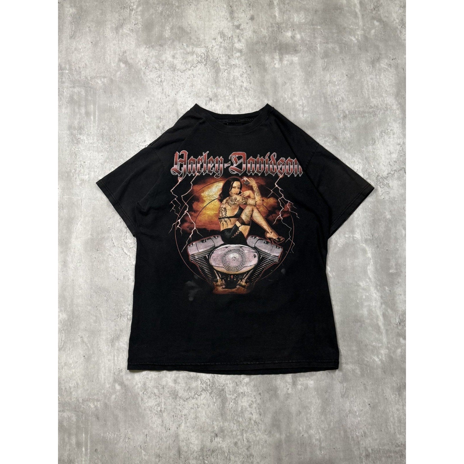 Vintage Harley Davidson Pin Up Engine Graphic T-Shirt Size Medium