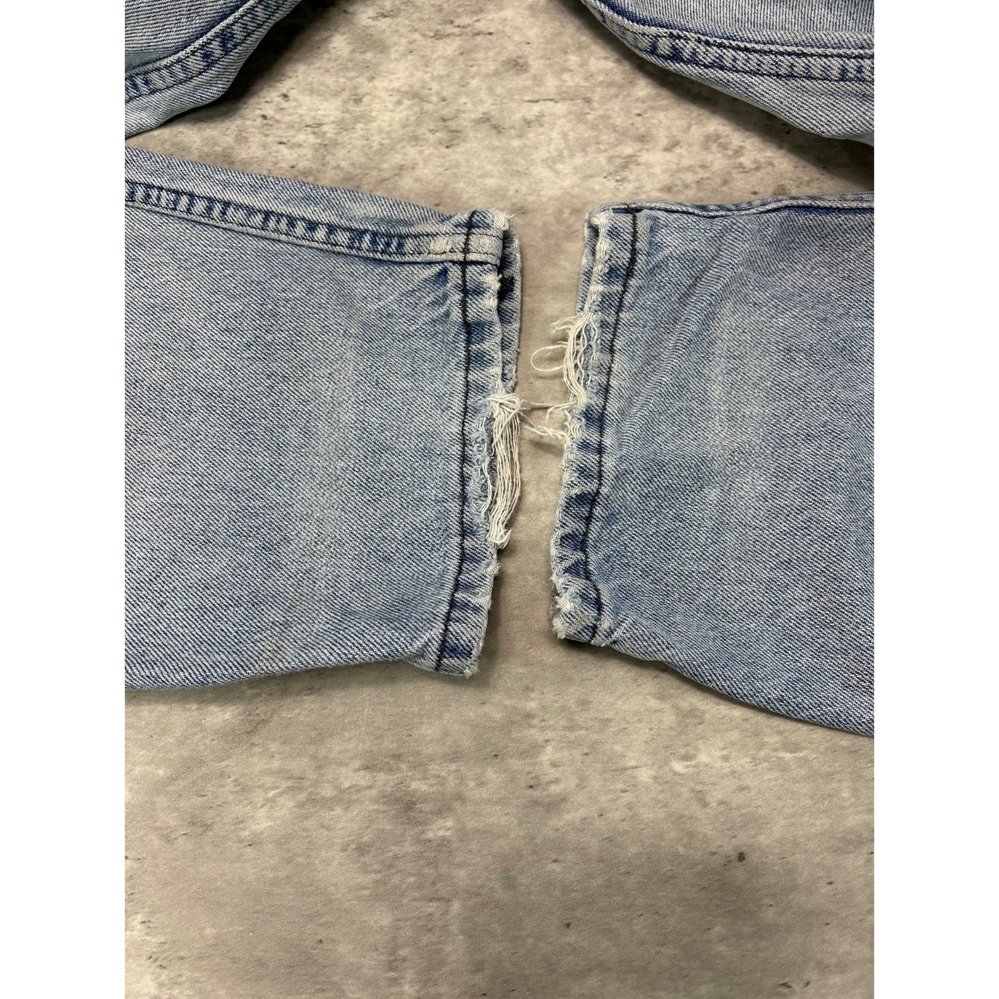 Vintage Y2K Levis Silvertab Baggy Fit Light Wash Distressed Denim Pants Size 35