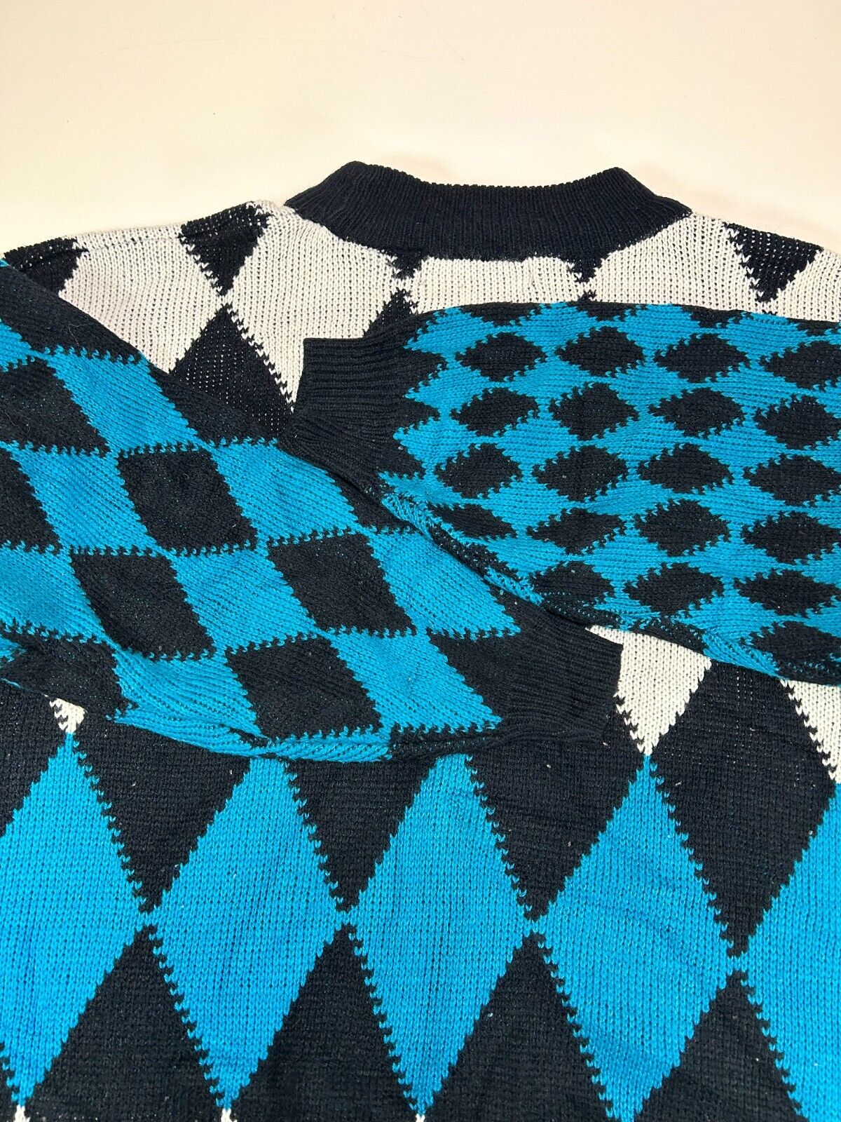 Vintage 90s Yes Diamond Print Pull Over Knit Sweater Size Medium