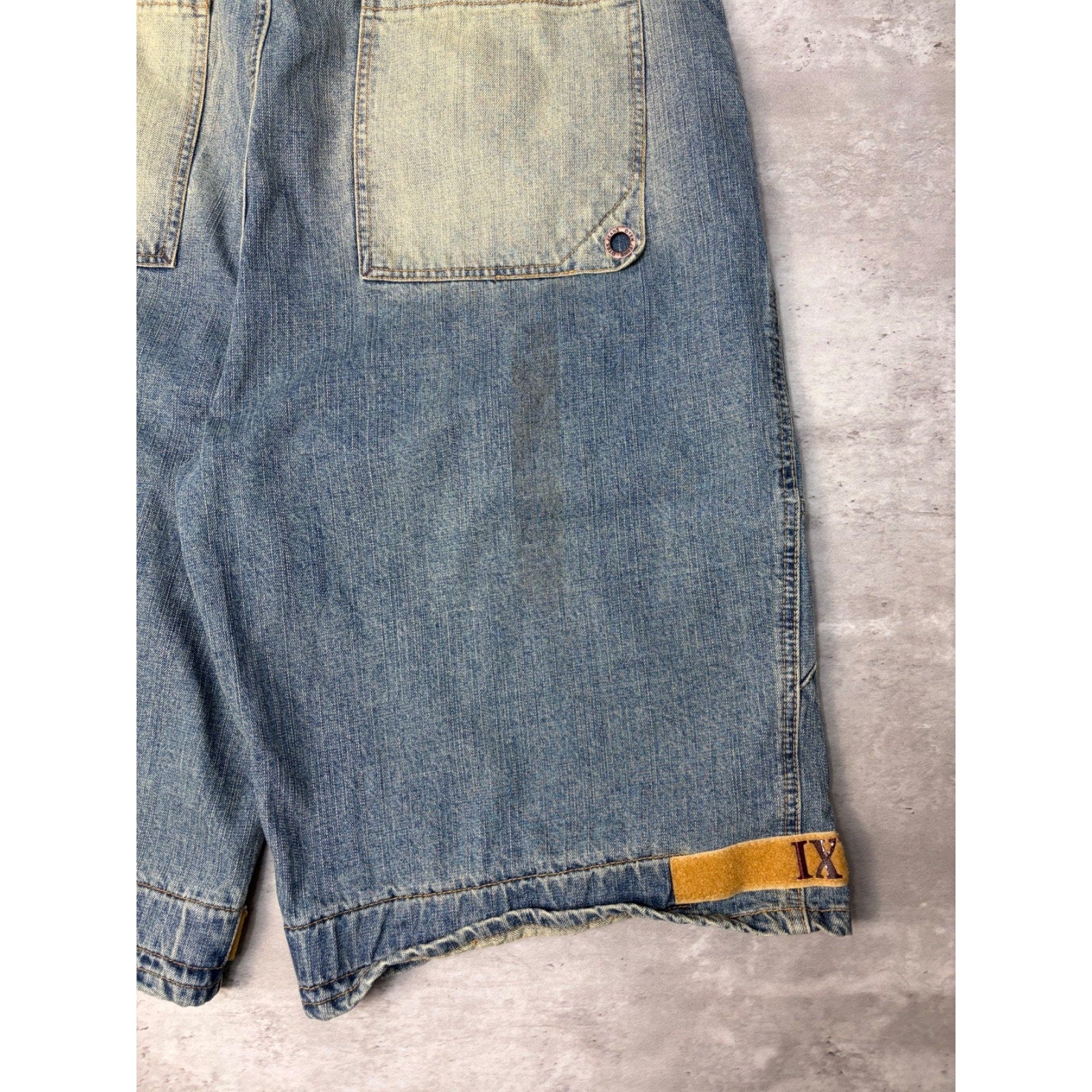 VTG Y2K Dtek Jeans Faded Medium Wash Denim Spellout Cuff Cargo Shorts Size 42