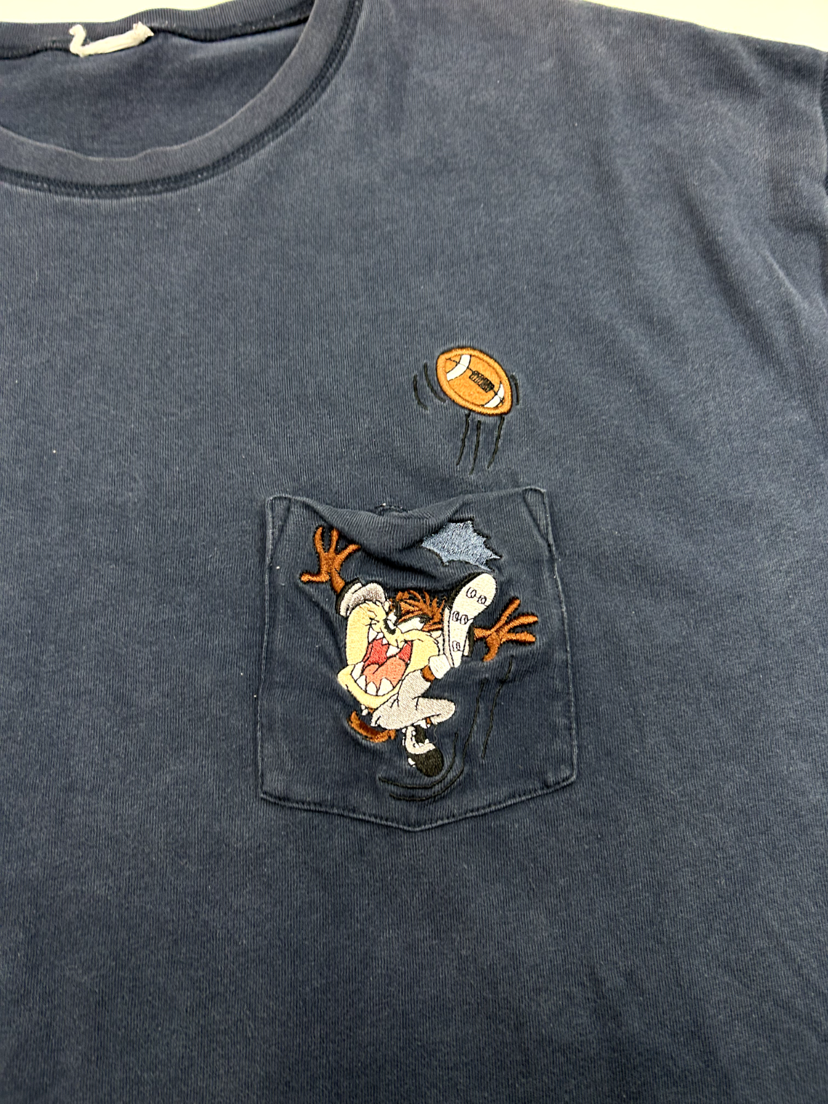 Vintage Looney Tunes Taz Football Embroidered Pocket T-Shirt Size XL