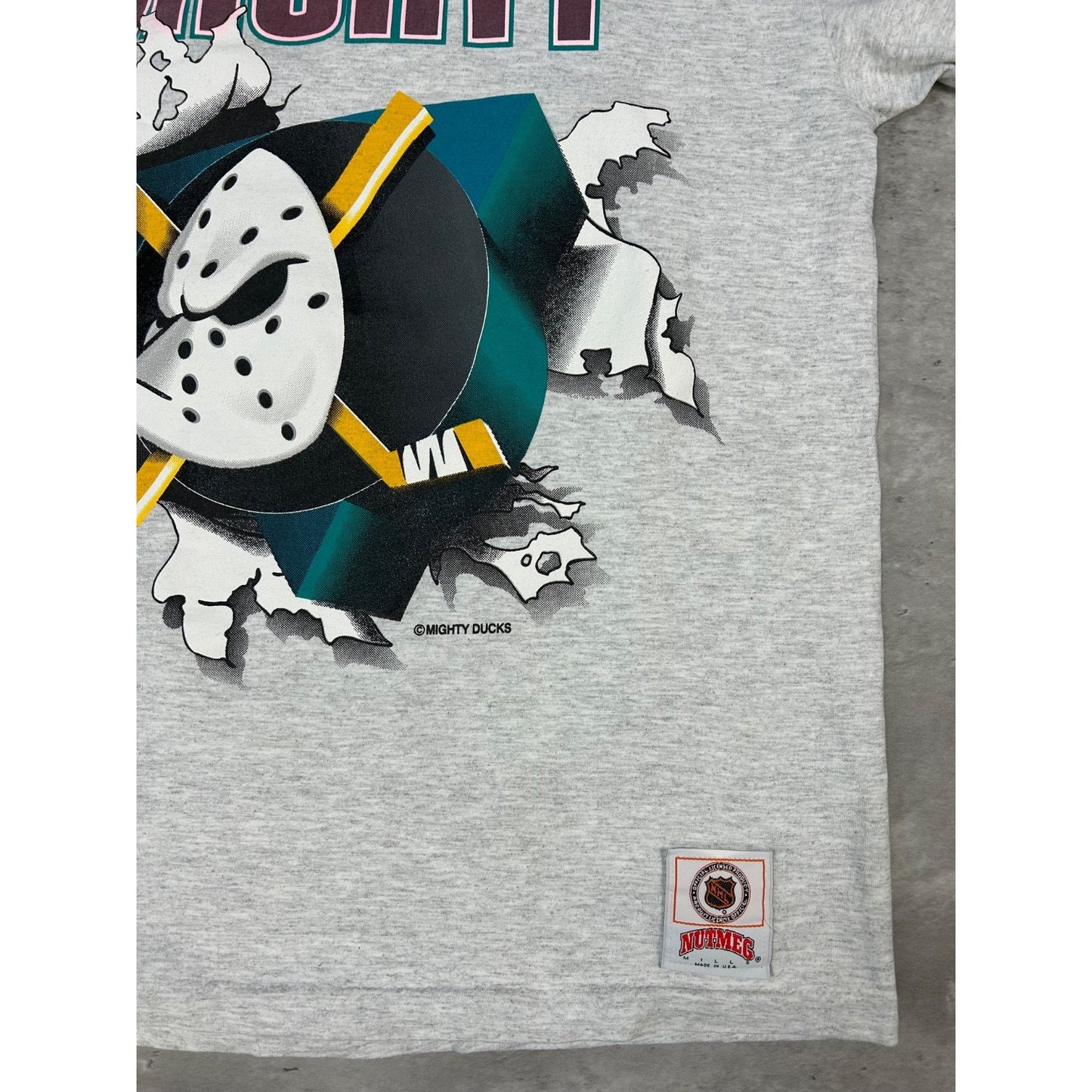 Vintage 90s Anaheim Mighty Ducks NHL Chest Buster Graphic T-Shirt Size Large