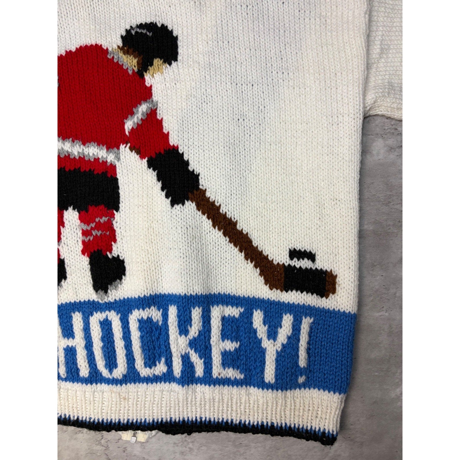 1970s He Shoots He Scores Hockey Graphic Knit Cardigan Sweater Size Medium