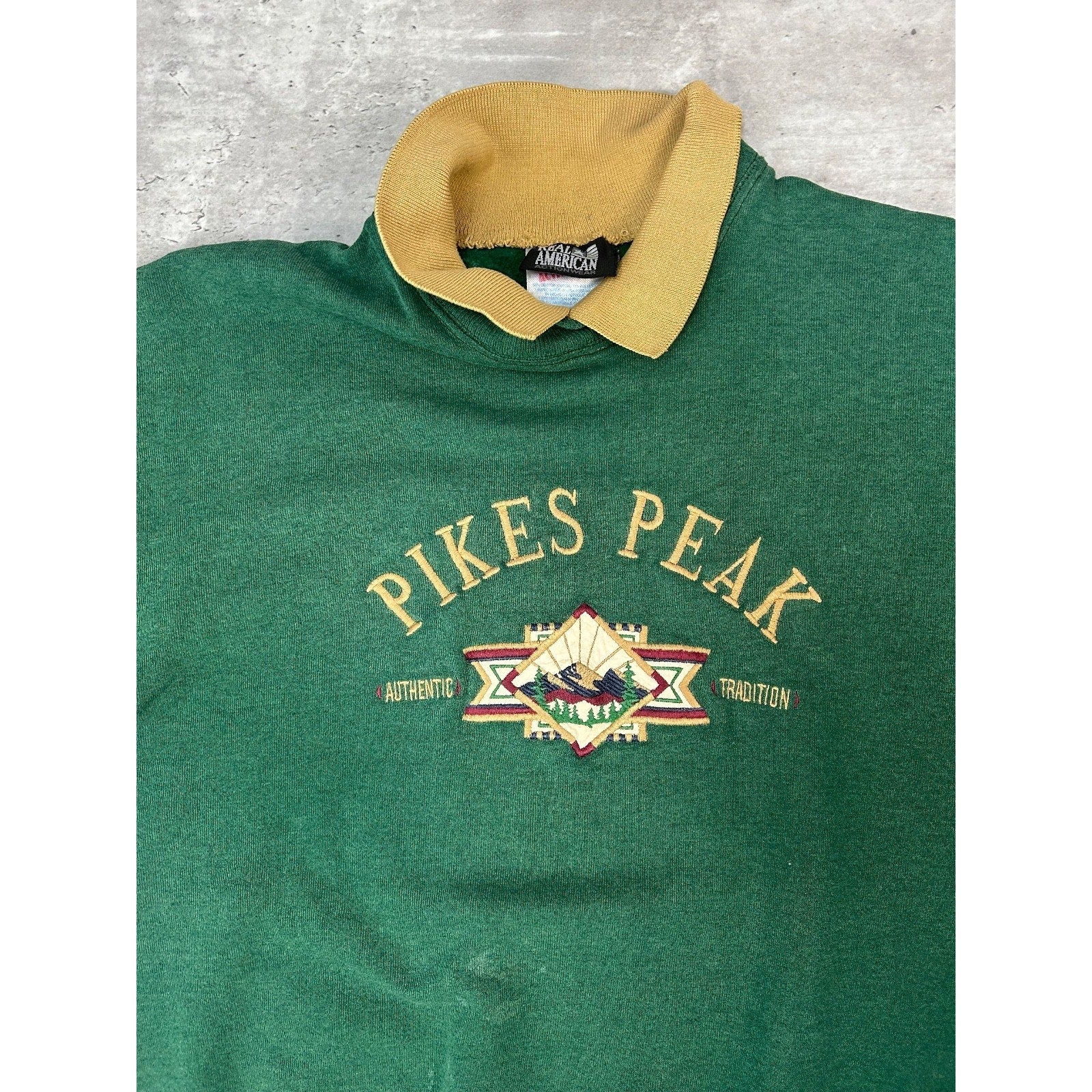 Vintage 90s Pikes Peak Embroidered Destination Collared Sweatshirt Size Large