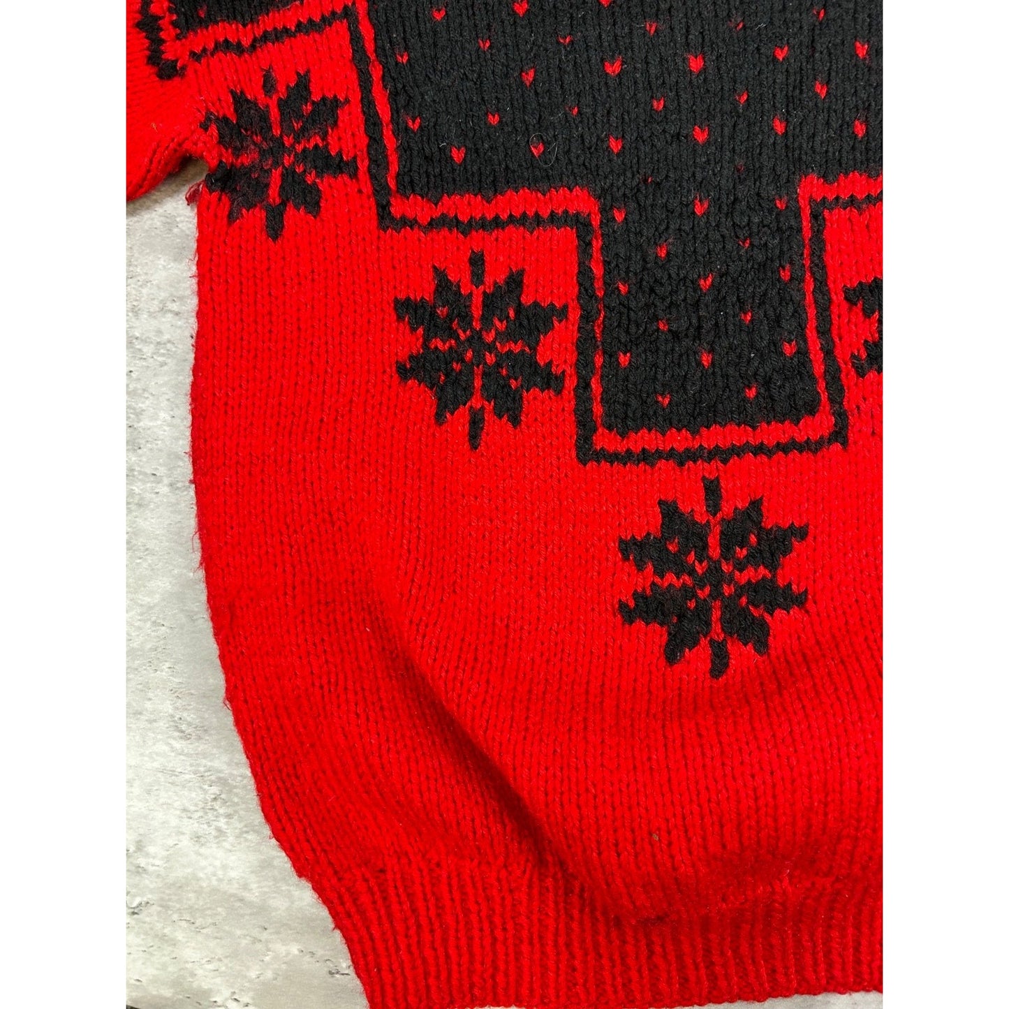 Vintage 80s/90s Handmade Snowflake Graphic Pullover Mock Neck Sweater Size Large