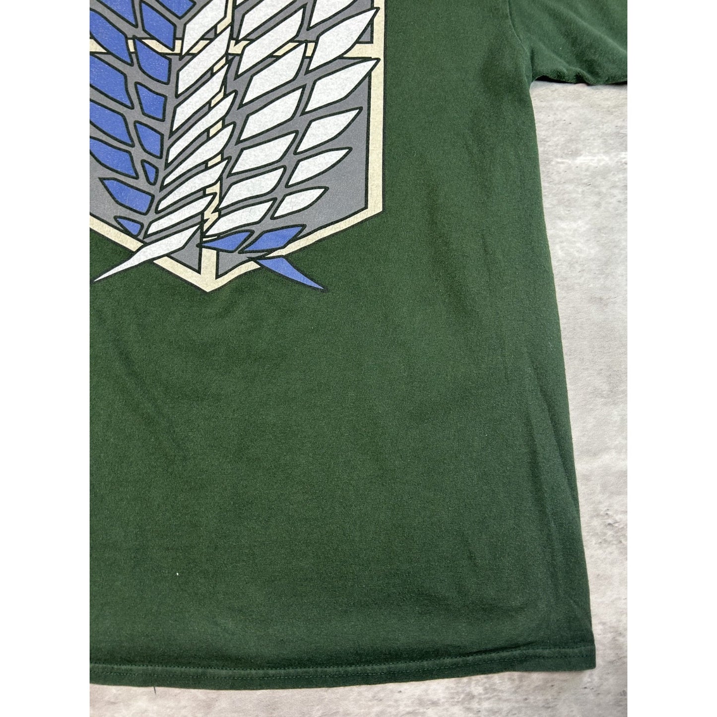 Attack On Titan Survey Corps Anime Promo Graphic T-Shirt Size Medium Green