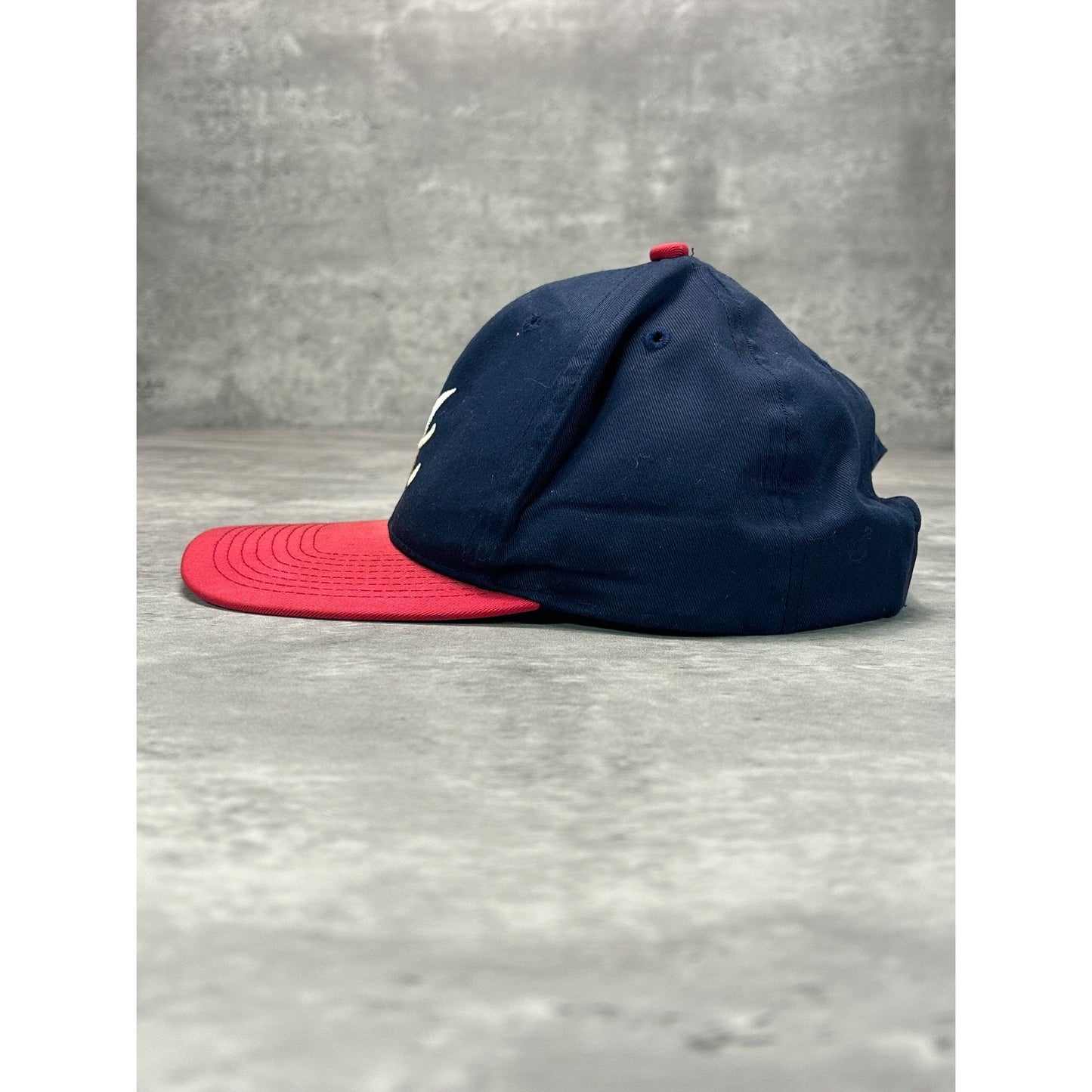 Vintage 90s Atlanta Braves MLB Embroidered Logo Snapback Hat OSFA