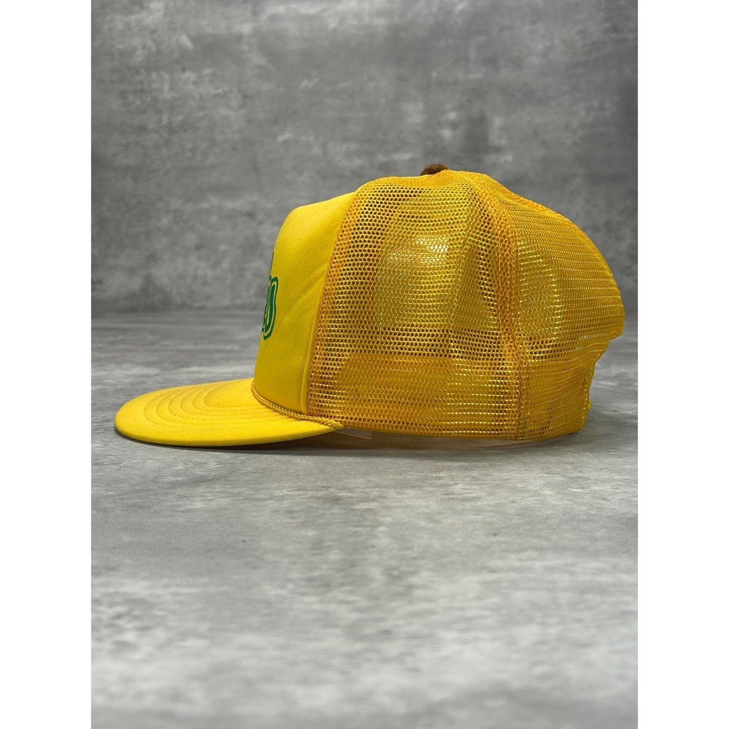 Vintage 80s Oregon Ducks NCAA Graphic Spellout Trucker Snapback Hat OSFA