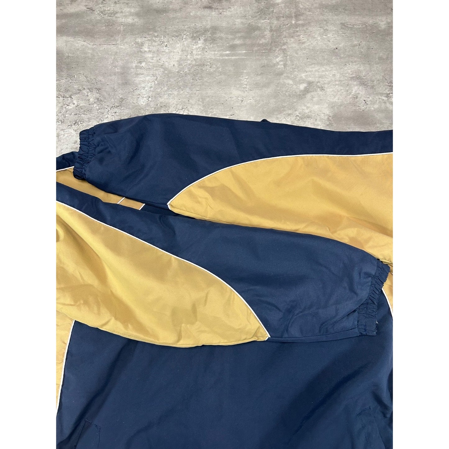 Vintage Milwaukee Brewers MLB Embroidered Logo Windbreaker Jacket Size XL