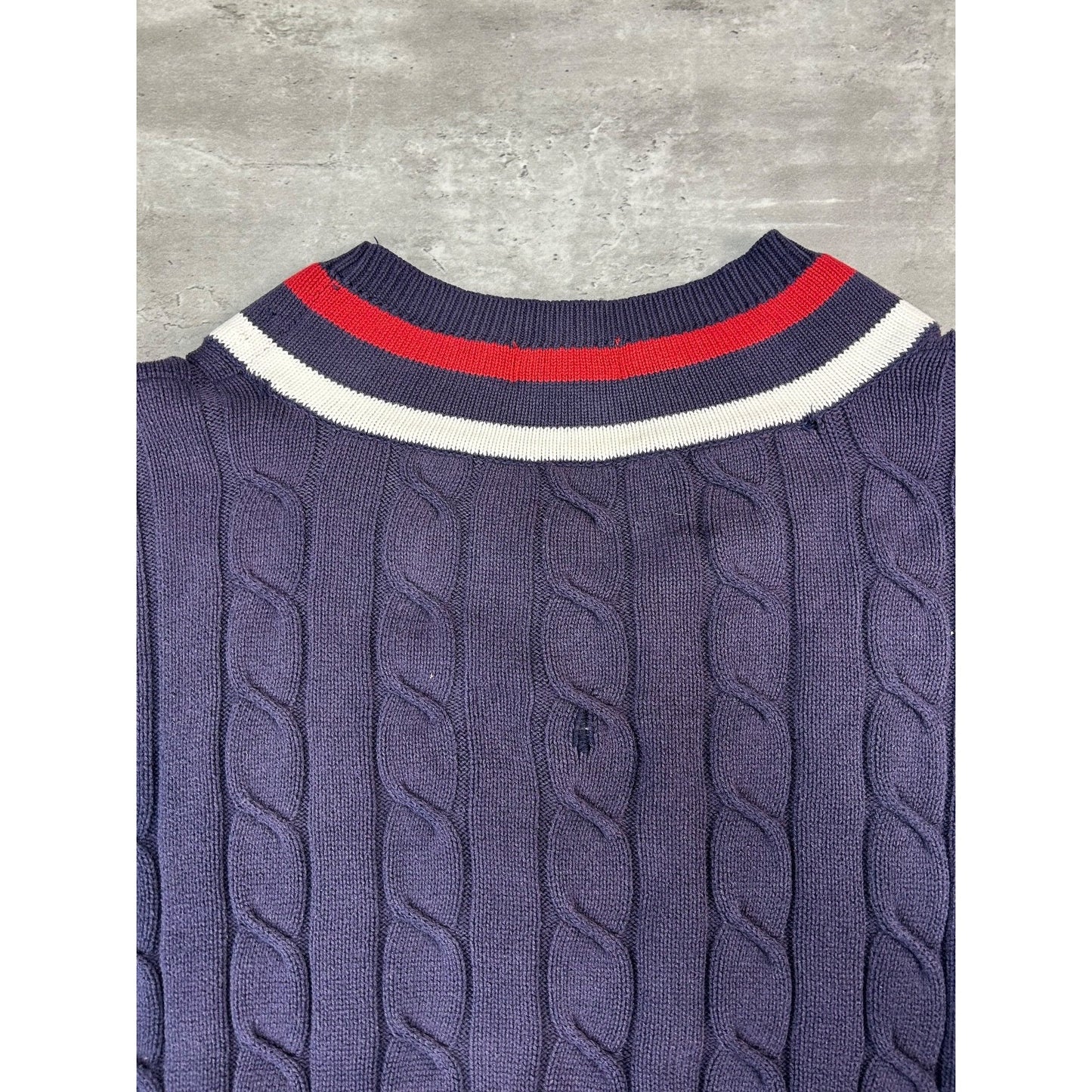 Vintage 90s Izod Embroidered Spellout Cable Knit V-Neck Sweater Size Large
