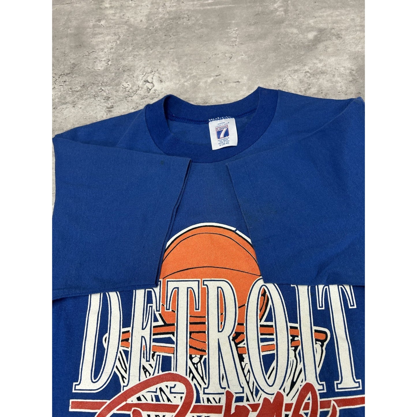 Vintage 80s/90s Detroit Pistons NBA Basketball Graphic T-Shirt Size Medium