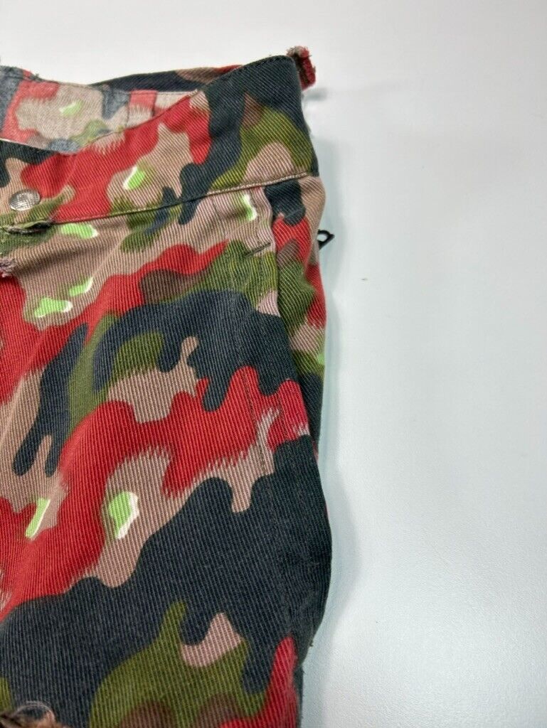 Vintage 70s Swiss Military Alpenflange Sniper Camo Cargo Pants Size 36