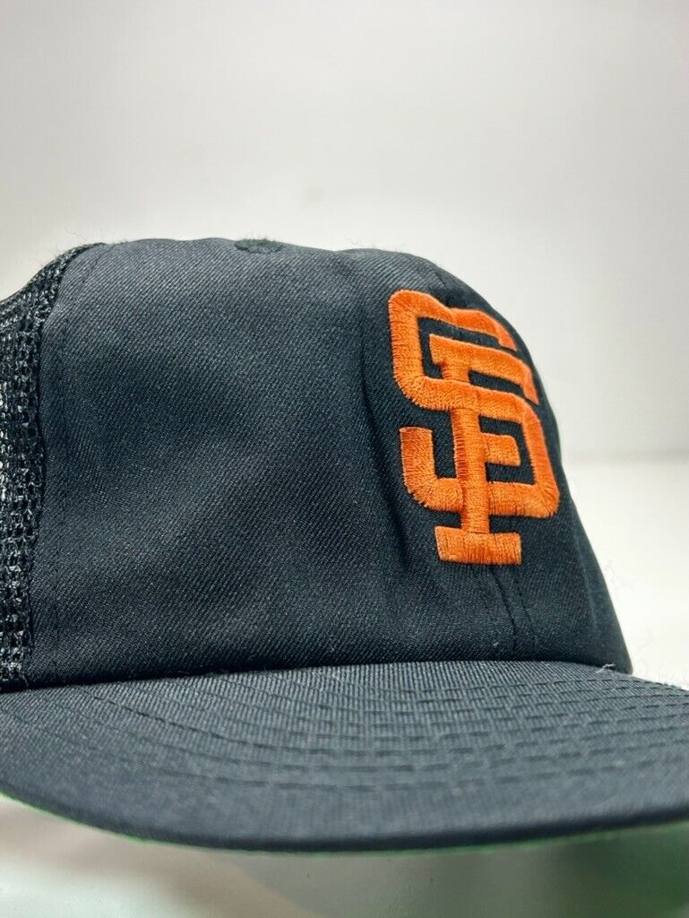 Vintage San Fransisco Giants MLB Embroidered Logo Trucker Snapback Hat OSFA